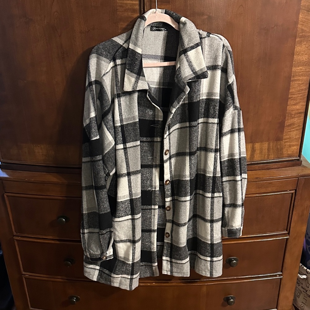 PRETTYGARDEN Black and White Plaid Shacket